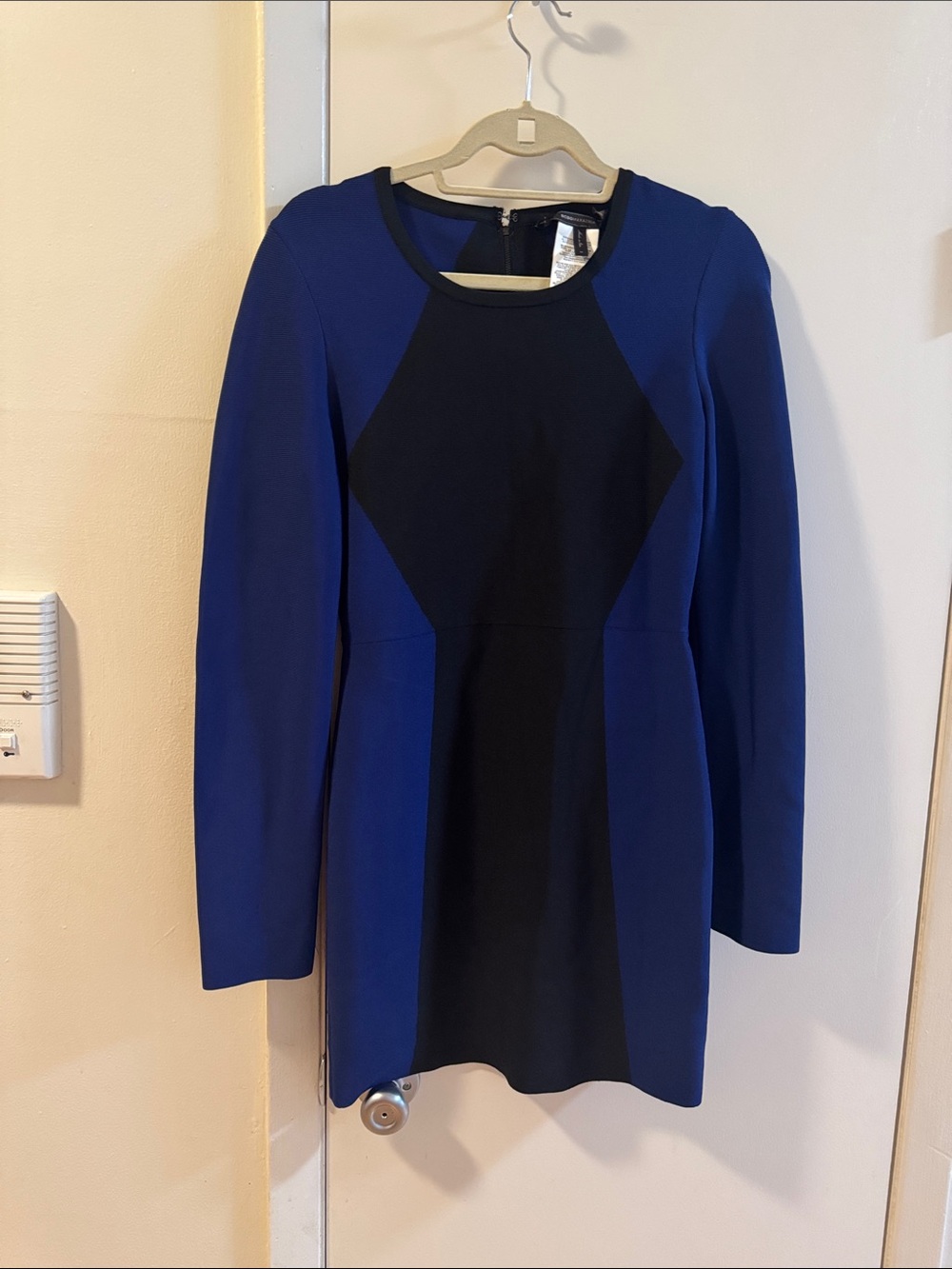 BCBG Max Azria black and blue bodycon dress M length 33”
